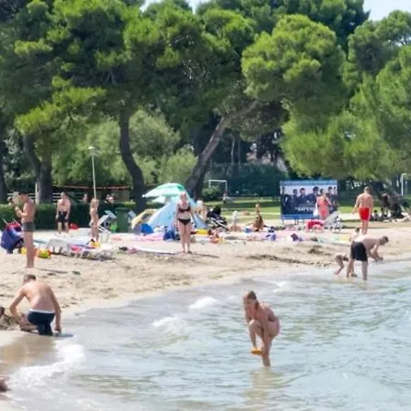 U S Bazenom Blizu Mora Plavi Apartamento *