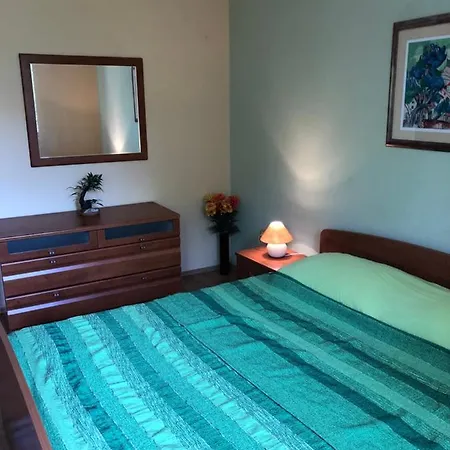 Apartamento U S Bazenom Blizu Mora Plavi